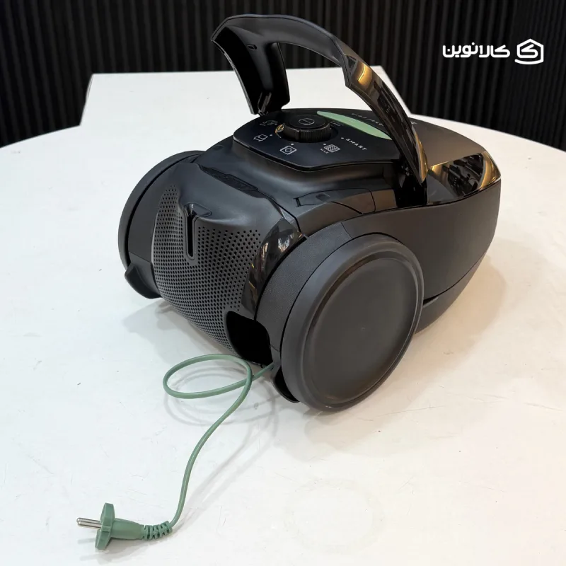 جاروبرقی آاگ مدل VX8